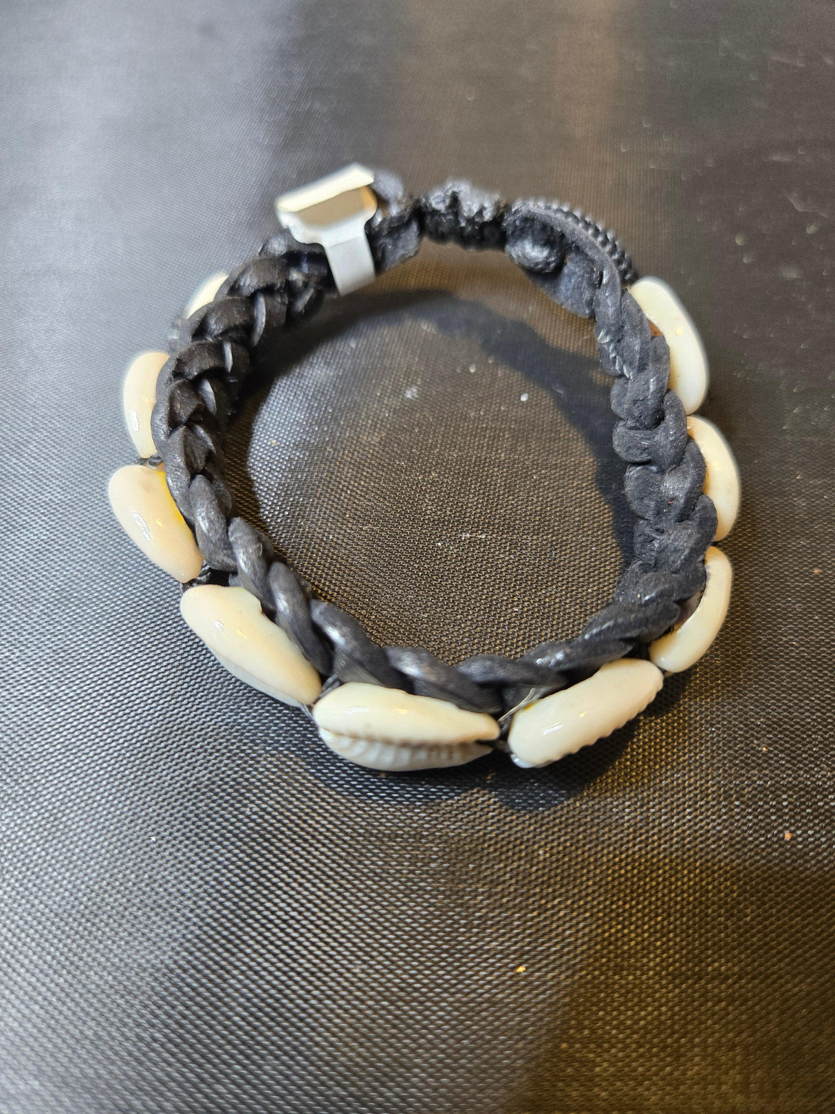 Cowrie and leather Bracelet - Ase Origins