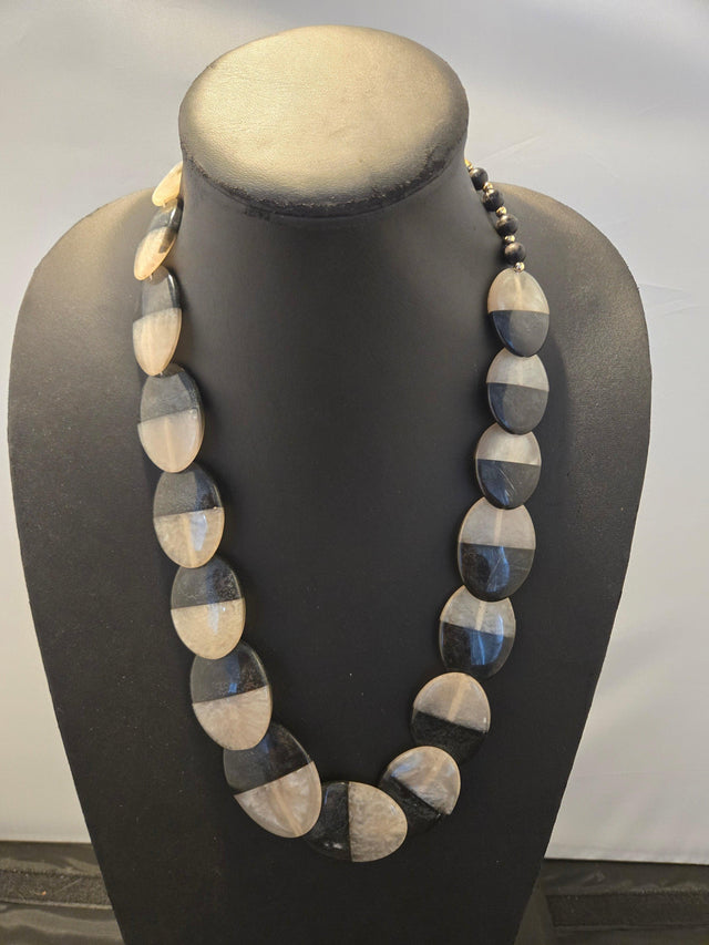 Black & White Necklace - Ase Origins