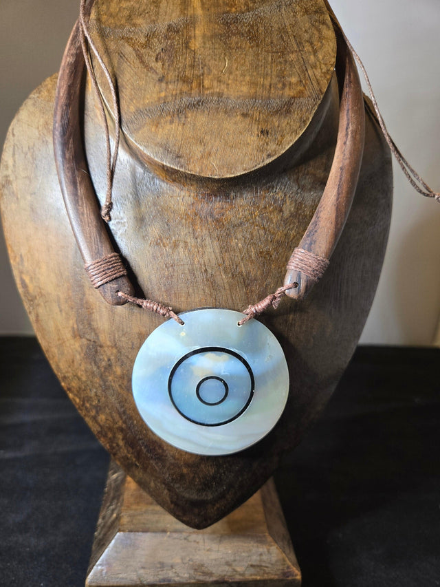 Shell and wood choker - Ase Origins